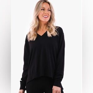 BNWT Michael Kors V Neck Sweater in Black Size L